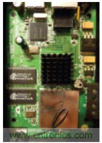 圖2：WPS54G打印服務(wù)器電路板正面。