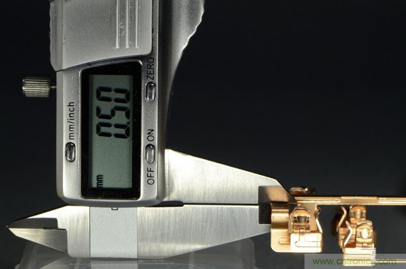 做工怒贊 神秘芯片！小米智能插線板拆解、評測