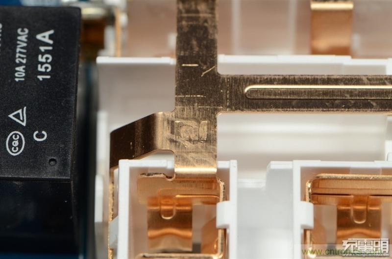 做工怒贊 神秘芯片！小米智能插線板拆解、評測