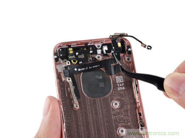 有什么地方?jīng)]有變？iPhone SE真機拆解