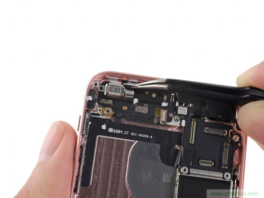 有什么地方?jīng)]有變？iPhone SE真機拆解