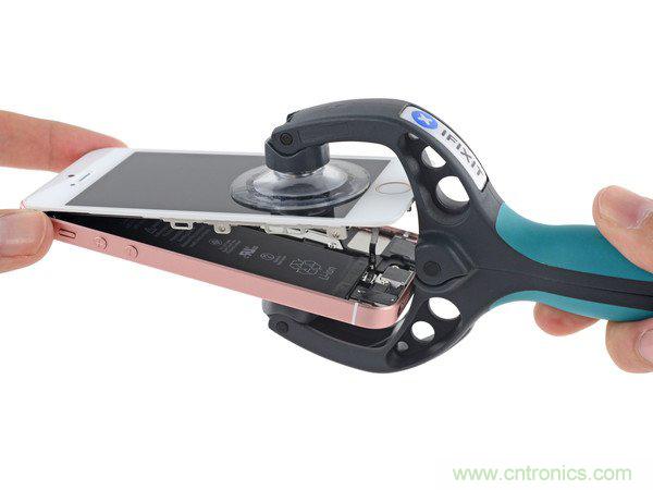 有什么地方?jīng)]有變？iPhone SE真機拆解