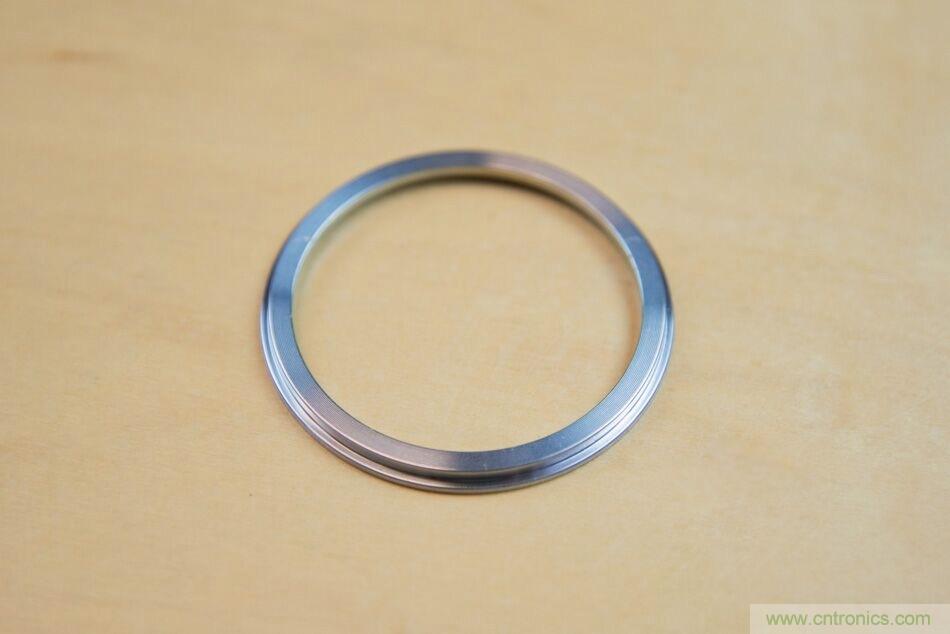 拆解戴森吹風機：近三千元的價格貴在哪？