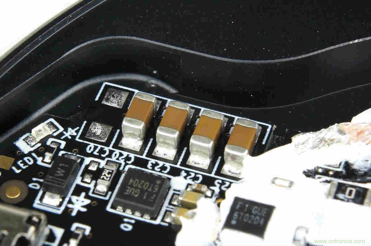 拆解對比：系出同門，小米、紫米無線充電器的差別有多大？