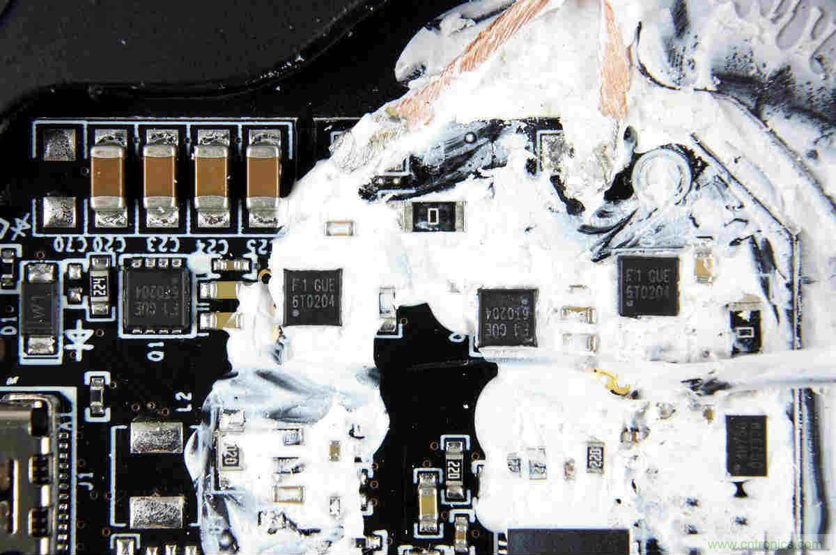 拆解對比：系出同門，小米、紫米無線充電器的差別有多大？