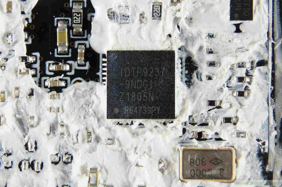 拆解對比：系出同門，小米、紫米無線充電器的差別有多大？