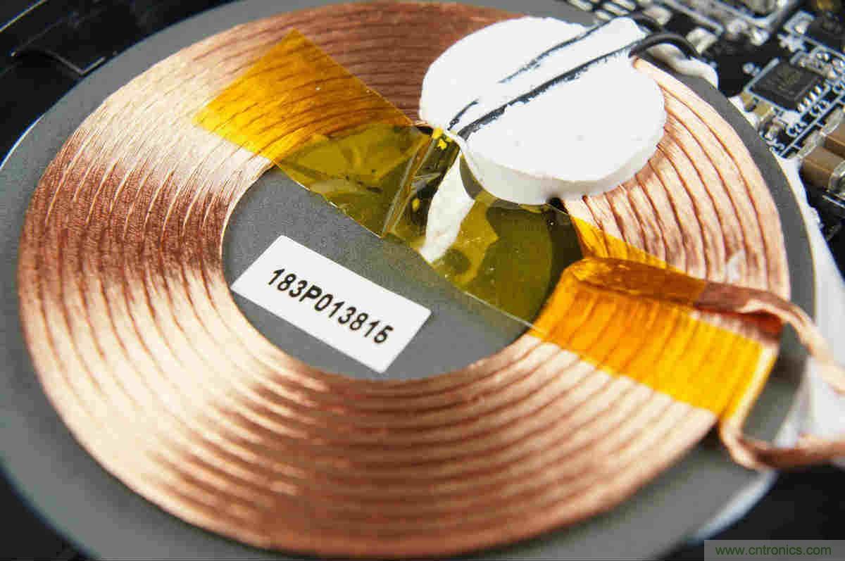 拆解對比：系出同門，小米、紫米無線充電器的差別有多大？