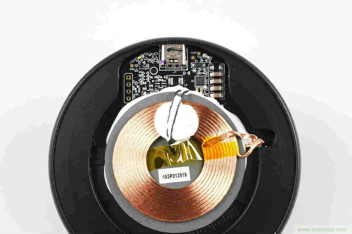 拆解對比：系出同門，小米、紫米無線充電器的差別有多大？