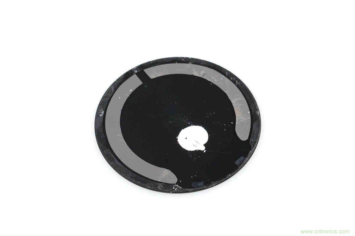 拆解對比：系出同門，小米、紫米無線充電器的差別有多大？