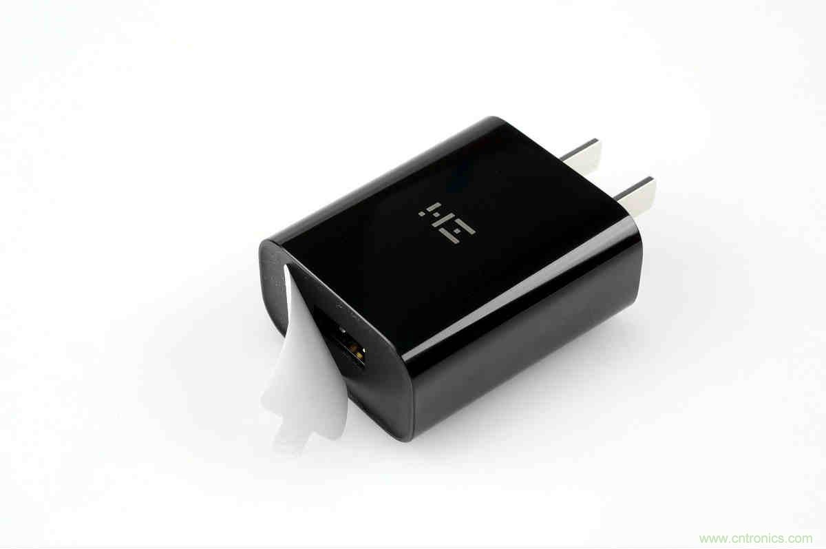 拆解對比：系出同門，小米、紫米無線充電器的差別有多大？