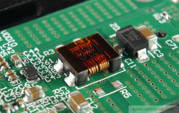 拆解對比：系出同門，小米、紫米無線充電器的差別有多大？