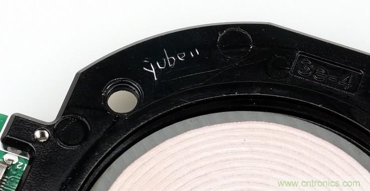 拆解對比：系出同門，小米、紫米無線充電器的差別有多大？