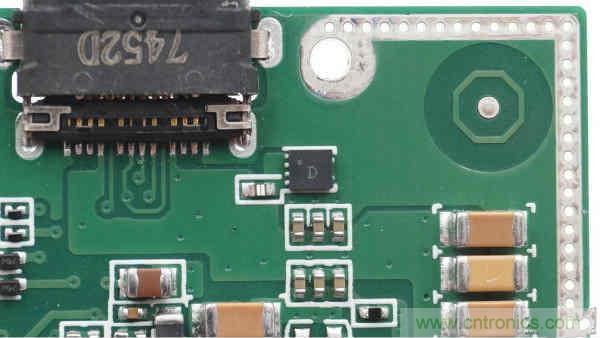 拆解華為保時捷設(shè)計快充無線充電器：憑啥能賣699？