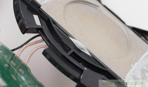 拆解華為保時捷設(shè)計快充無線充電器：憑啥能賣699？