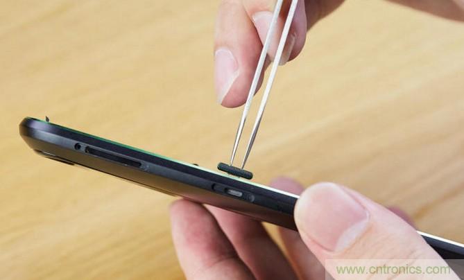 拆解黑鯊手機(jī)：多級(jí)直觸一體式液冷系統(tǒng)有什么門(mén)道？