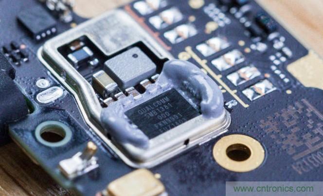 拆解黑鯊手機(jī)：多級(jí)直觸一體式液冷系統(tǒng)有什么門(mén)道？