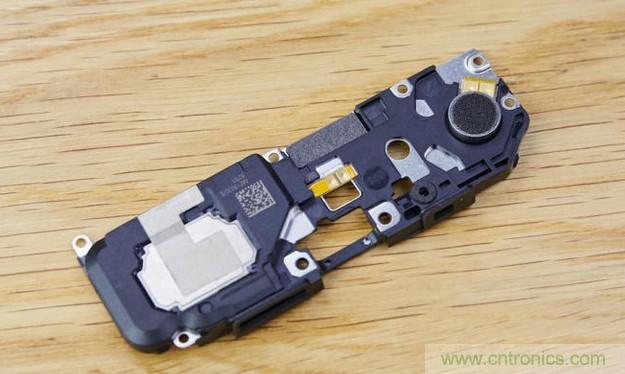 拆解黑鯊手機(jī)：多級(jí)直觸一體式液冷系統(tǒng)有什么門(mén)道？