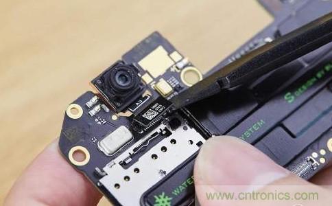 拆解黑鯊手機(jī)：多級(jí)直觸一體式液冷系統(tǒng)有什么門(mén)道？