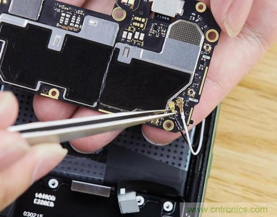 拆解黑鯊手機(jī)：多級(jí)直觸一體式液冷系統(tǒng)有什么門(mén)道？