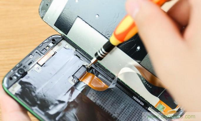 拆解黑鯊手機(jī)：多級(jí)直觸一體式液冷系統(tǒng)有什么門(mén)道？