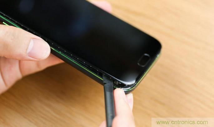 拆解黑鯊手機(jī)：多級(jí)直觸一體式液冷系統(tǒng)有什么門(mén)道？