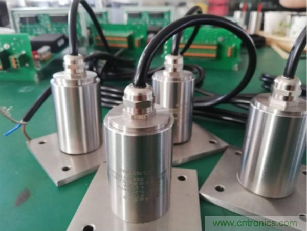 振動傳感器的機電變換原理？主要的分類有哪些？