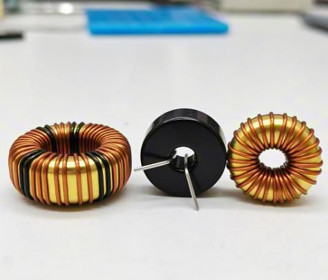磁珠電感、磁環(huán)電感與色環(huán)電感：電磁濾波世界的三重變奏曲