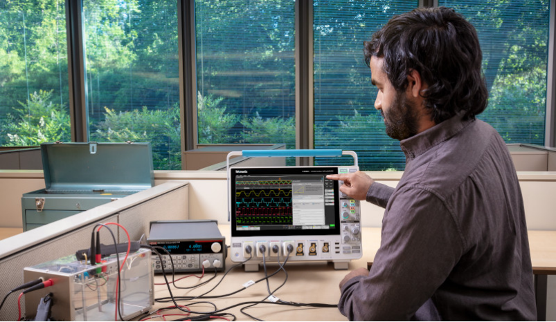 MSO 4B 示波器為工程師帶來更多臺式功率分析工具 MSO 4B 示波器為工程師帶來更多臺式功率分析工具
